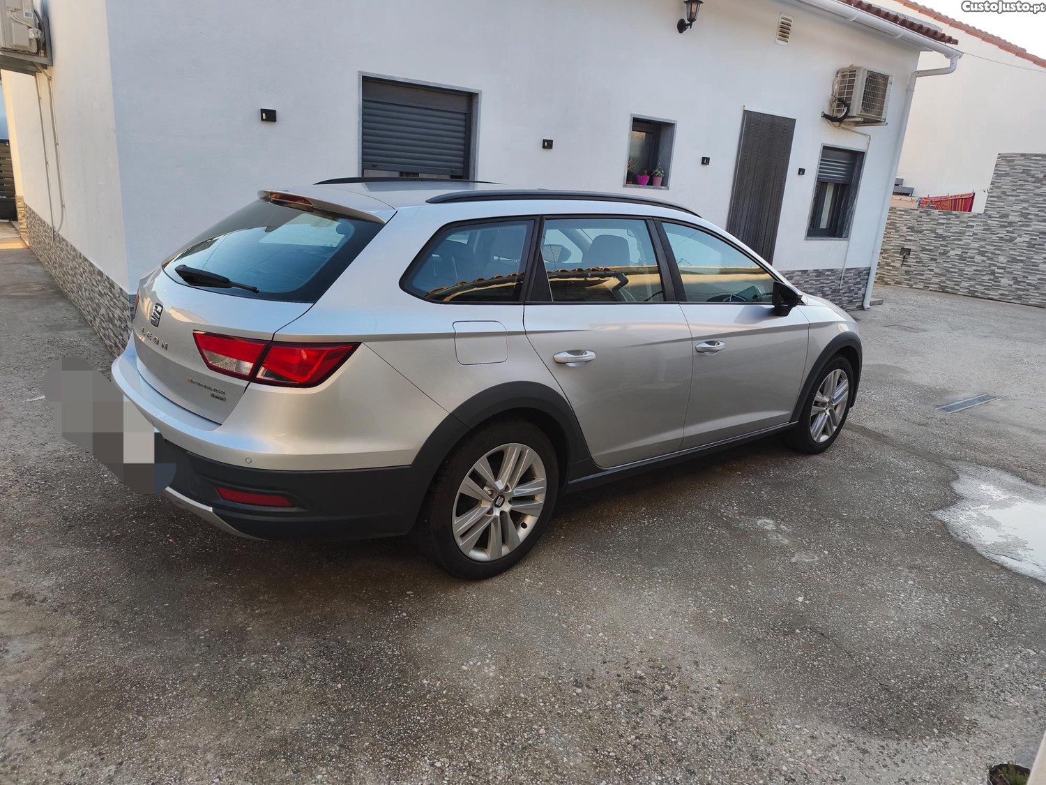 SEAT Leon X experience 4drive — fotografia 7