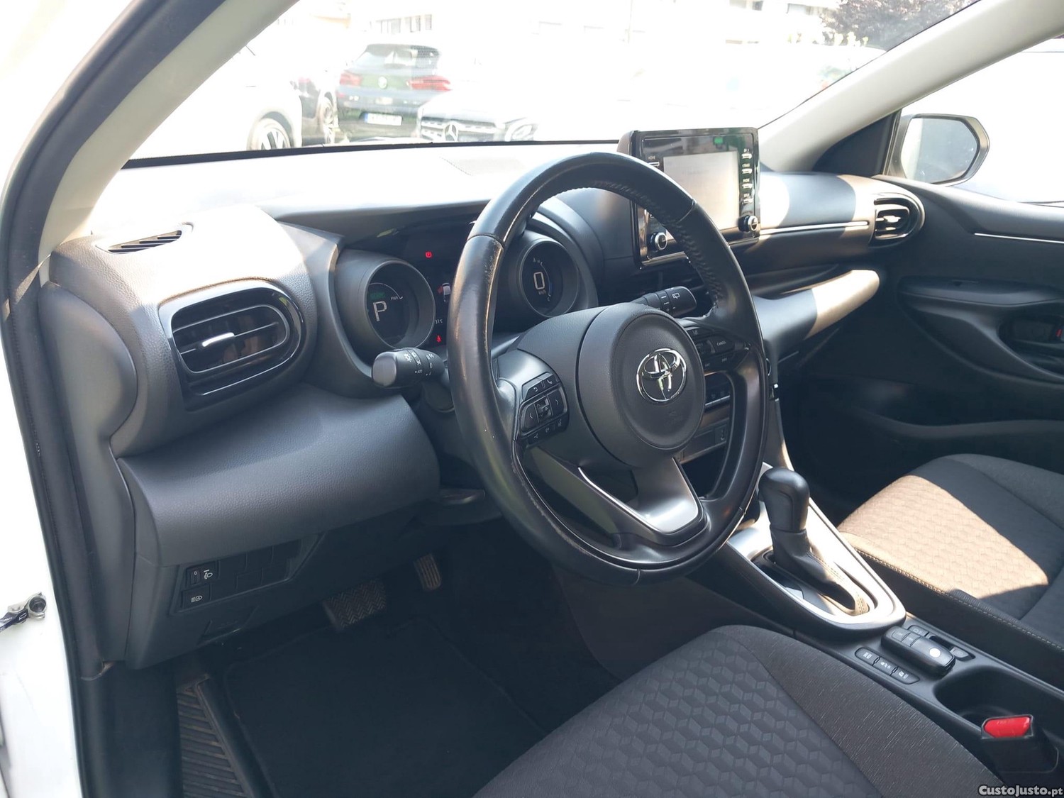 Toyota Yaris 1.5 HDF Exclusive — fotografia 18