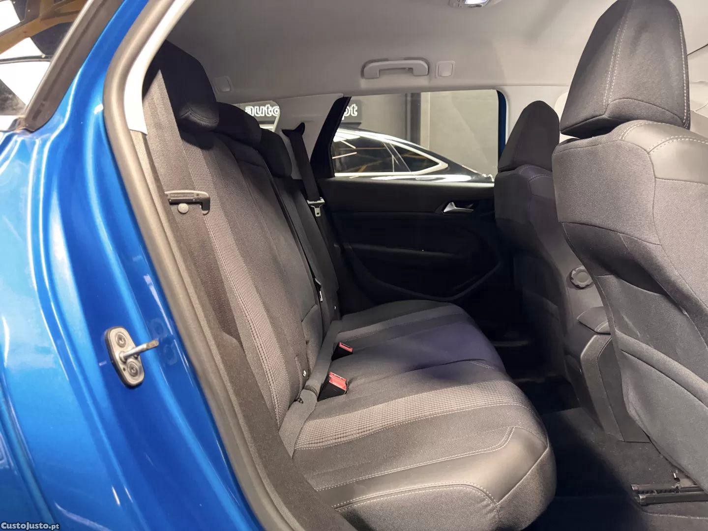 Peugeot 308 1.5 bluehdi style eat8 — fotografia 3