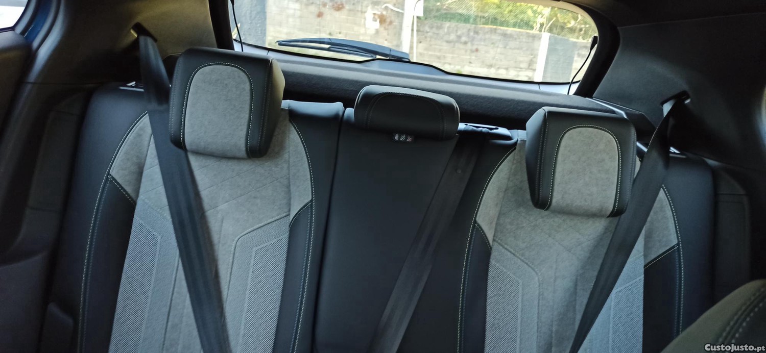 Peugeot e-2008 GT PACK — fotografia 7