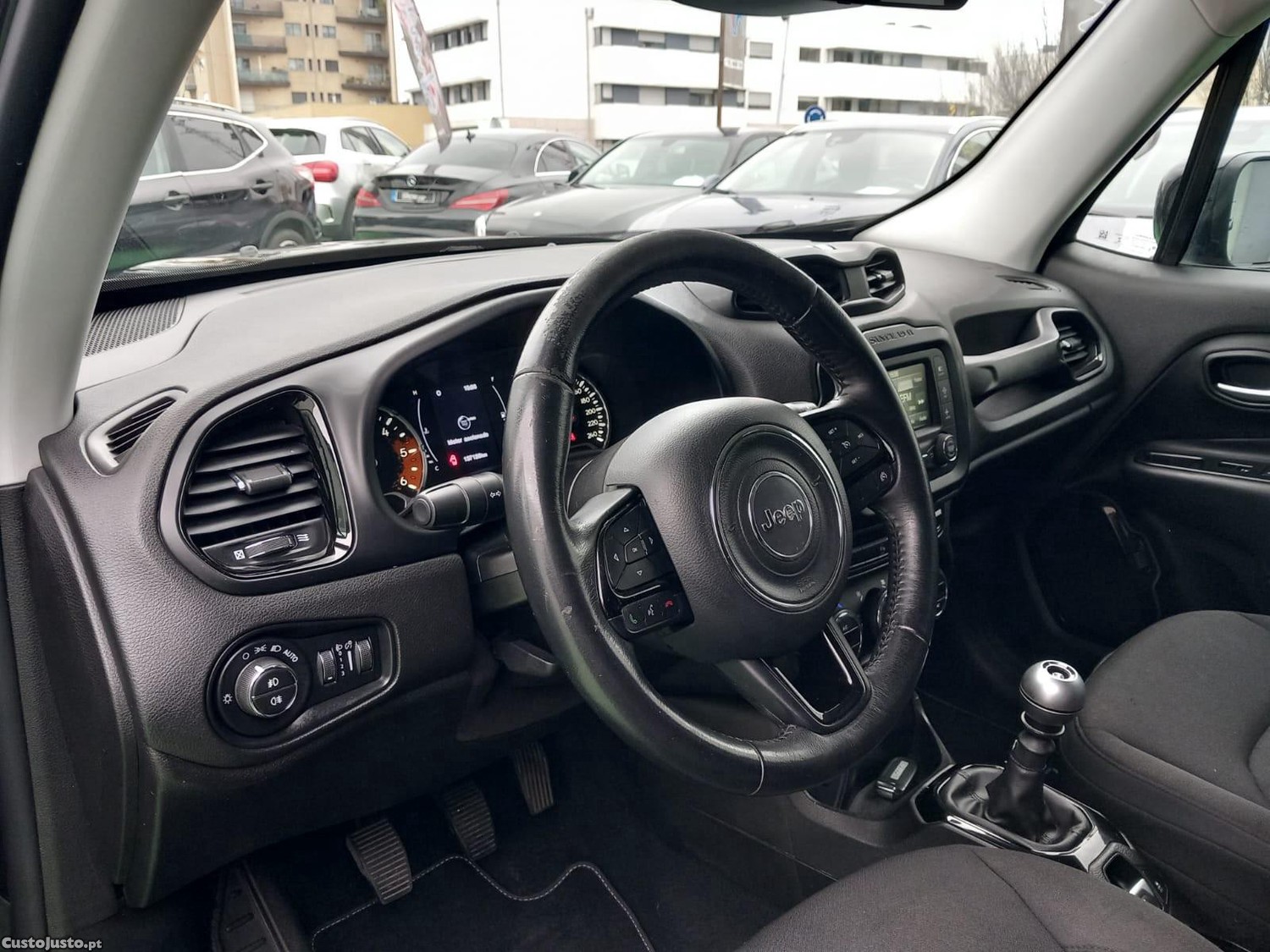 Jeep Renegade 1.6 MJD Night Eagle — fotografia 16