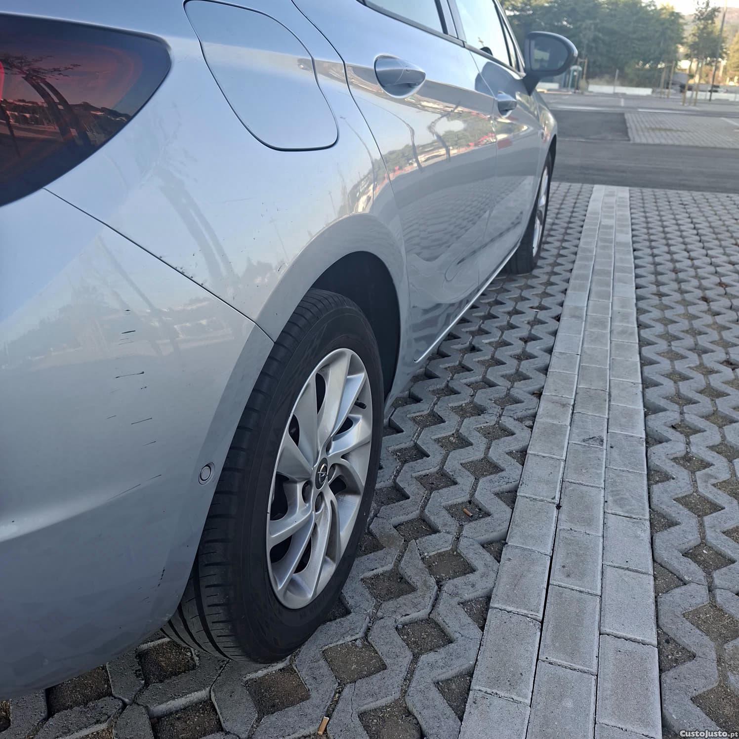 Opel Astra + — fotografia 6