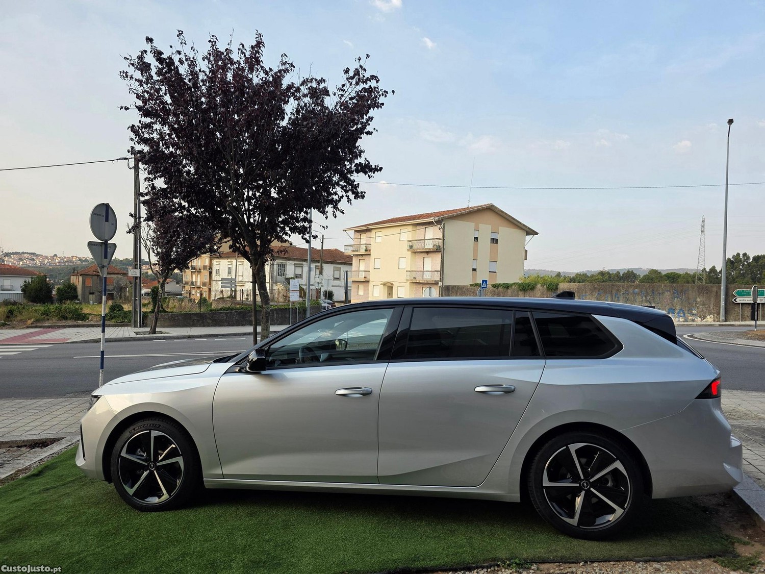 Opel Astra Sports Tourer 1.2 T Hybrid GS eDCT — fotografia 22