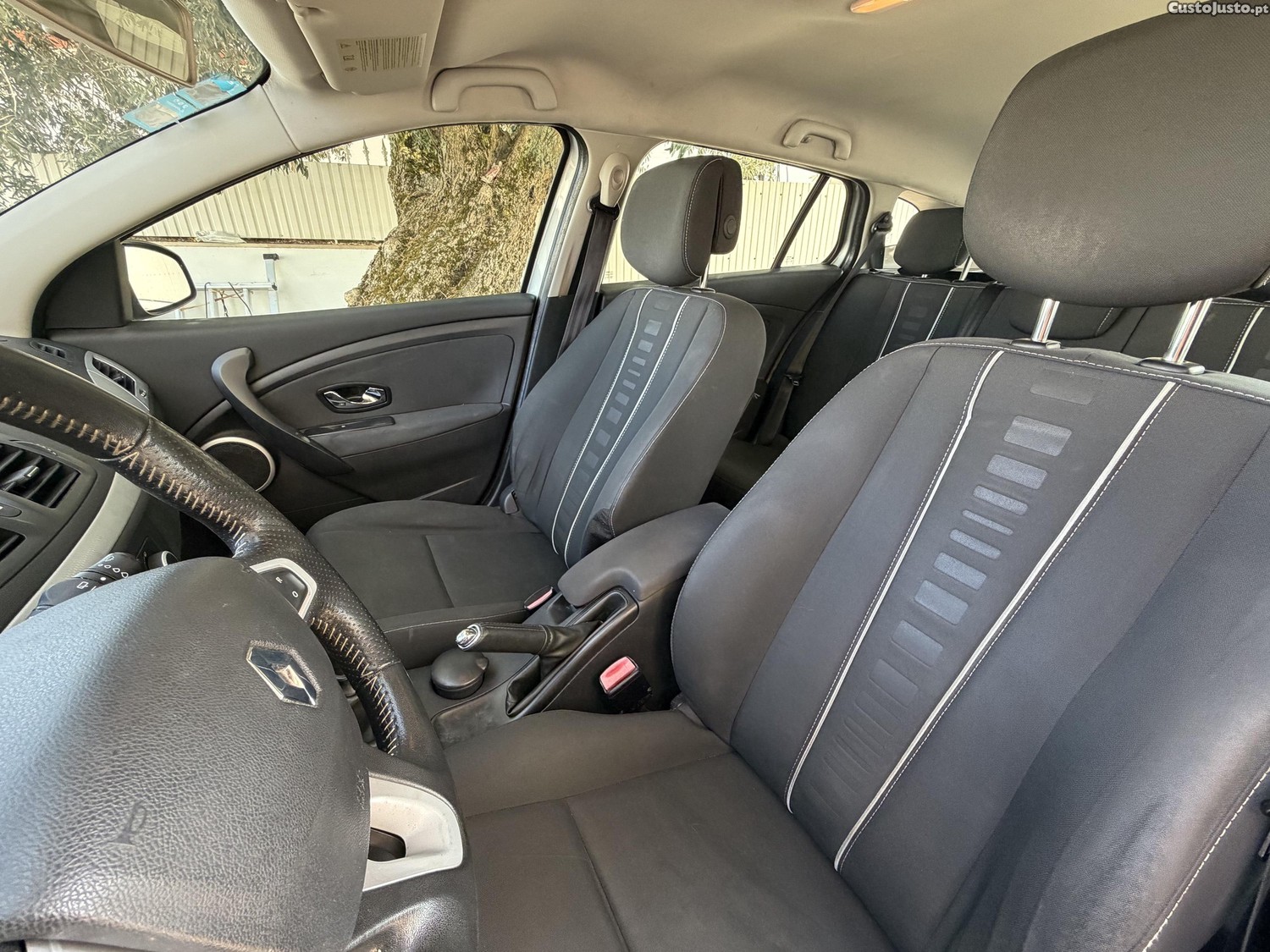 Renault Mégane Sport Tourer 1.5 dCi Dynamique — fotografia 9