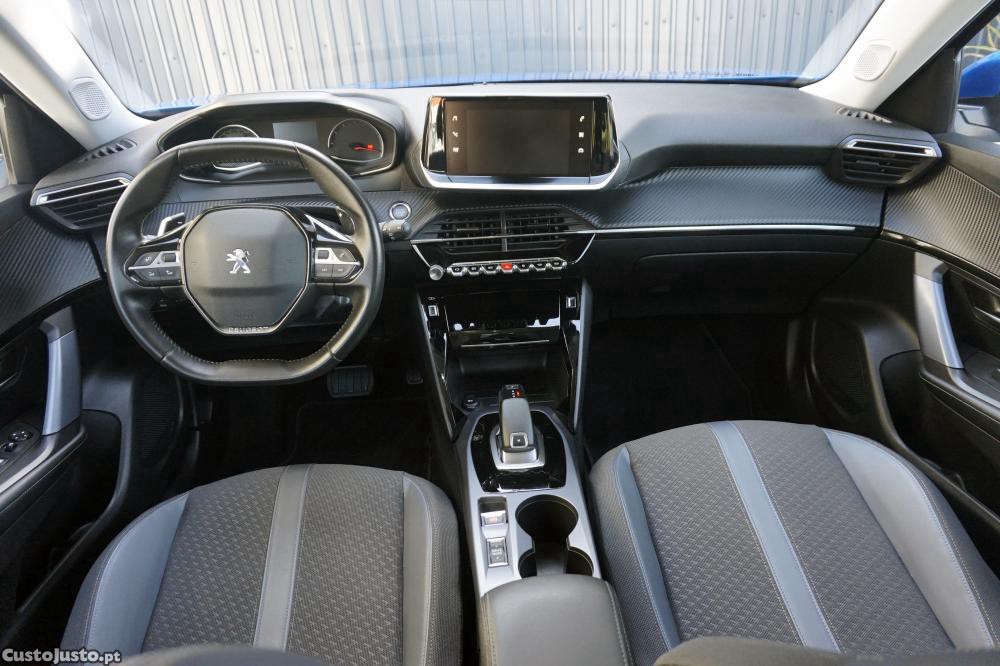 Peugeot 2008 1.2 PureTech Allure — fotografia 18