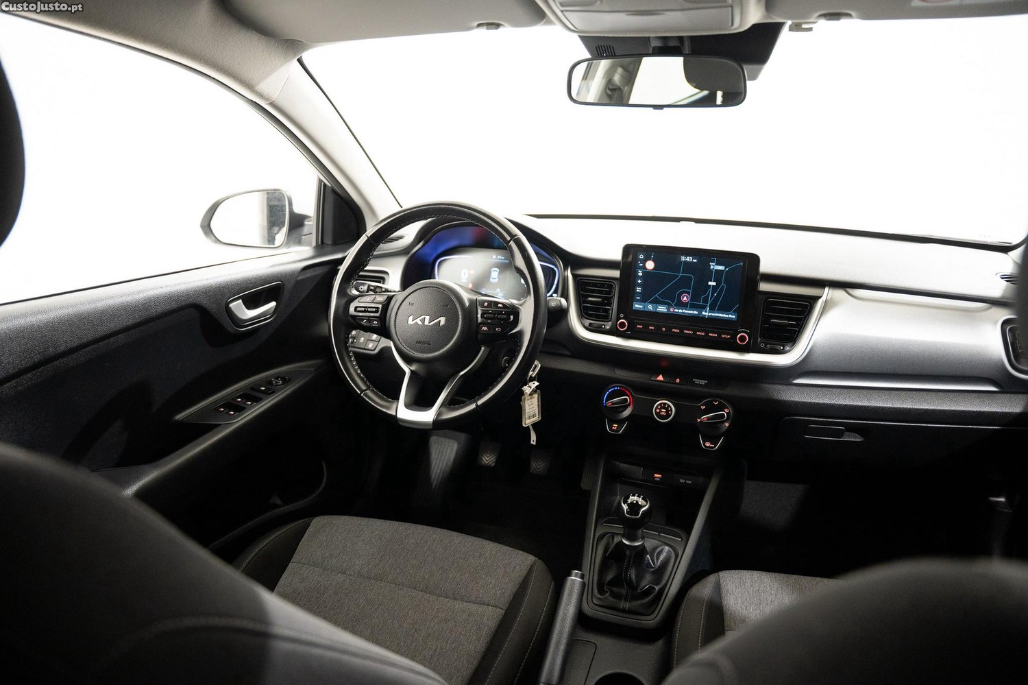 Kia Stonic 1.2 MPi Dynamic — fotografia 17