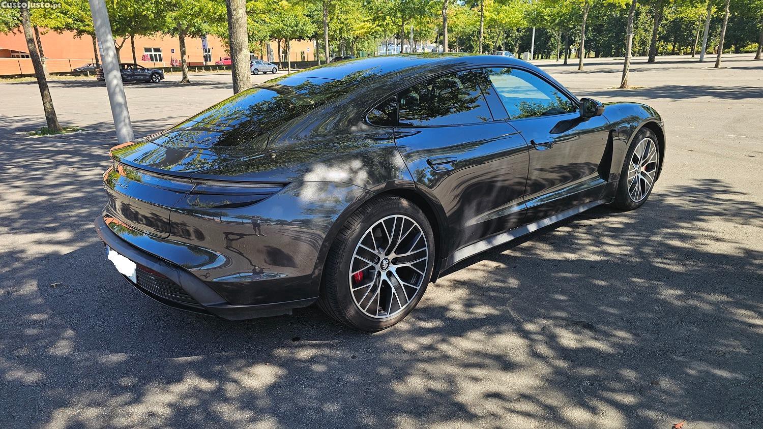 Porsche Taycan 4S — fotografia 11
