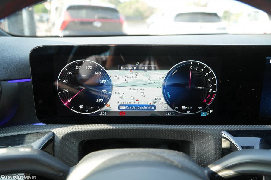 Mercedes-Benz A 250 e 8G-DCT AMG Line — fotografia 11