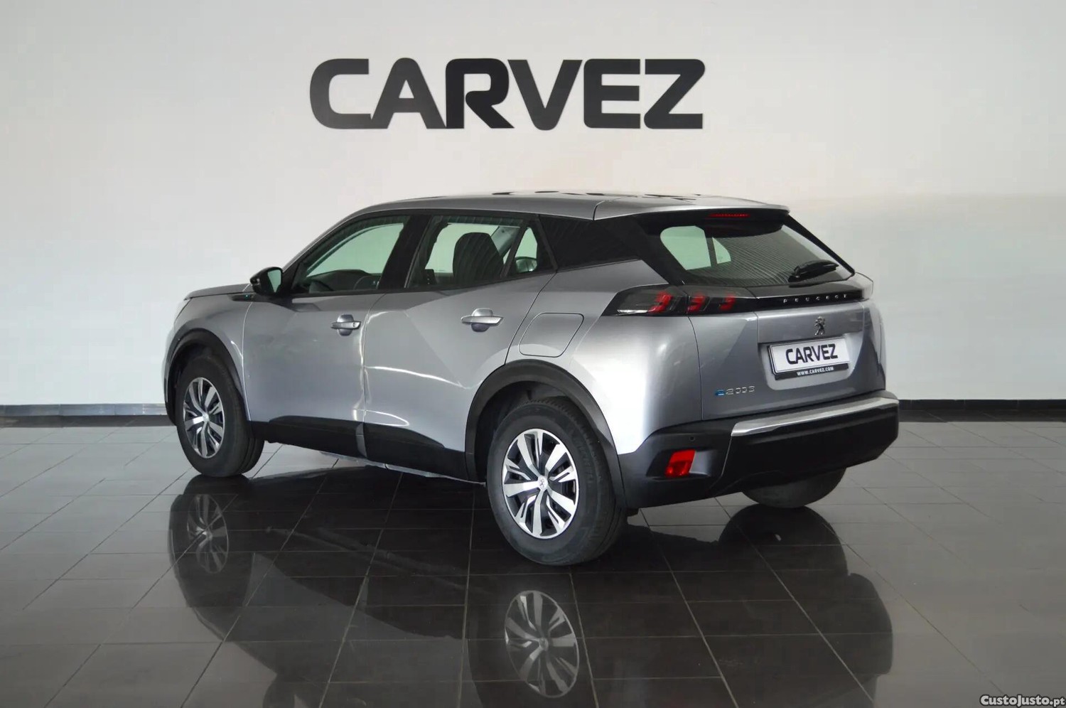 Peugeot e-2008 50 kWh Active — fotografia 12