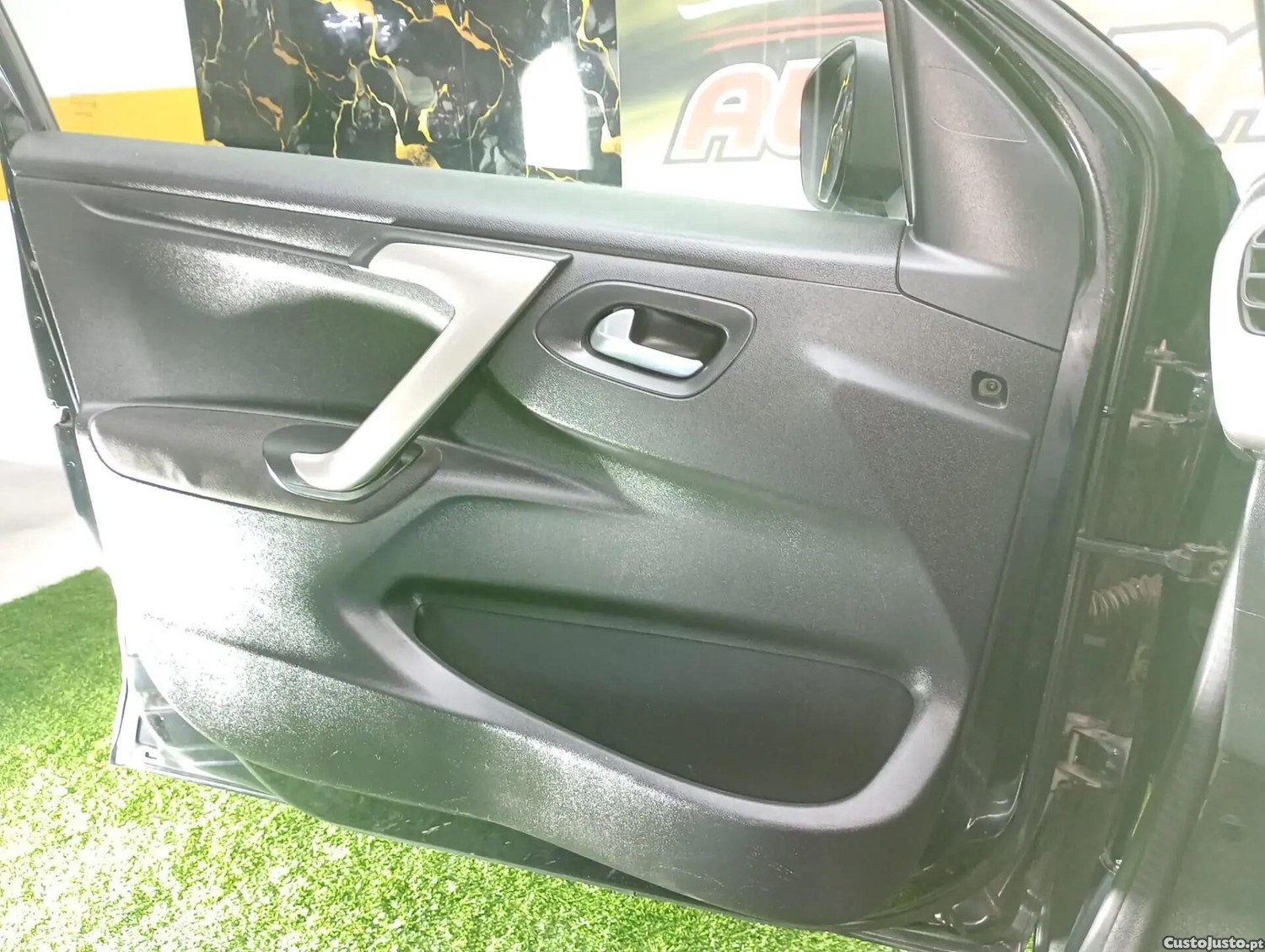 Citroën C-Elysée 1.6 BlueHDi Exclusive — fotografia 15