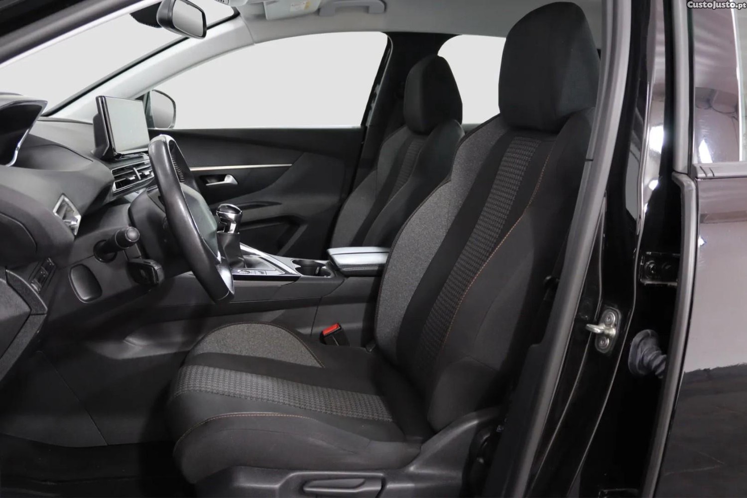 Peugeot 3008 1.2 PureTech Active Pack — fotografia 4