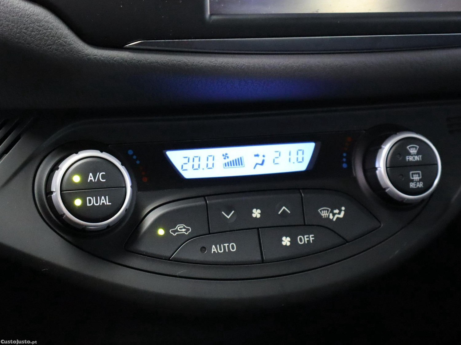 Toyota Yaris 1.5 HSD Comfort — fotografia 6