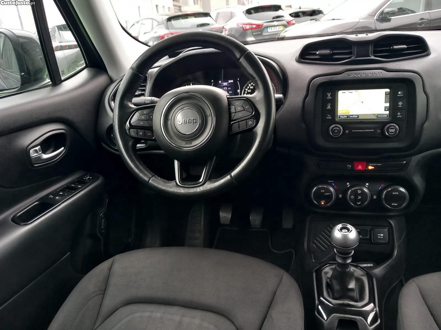 Jeep Renegade 1.6 MJD Night Eagle — fotografia 12