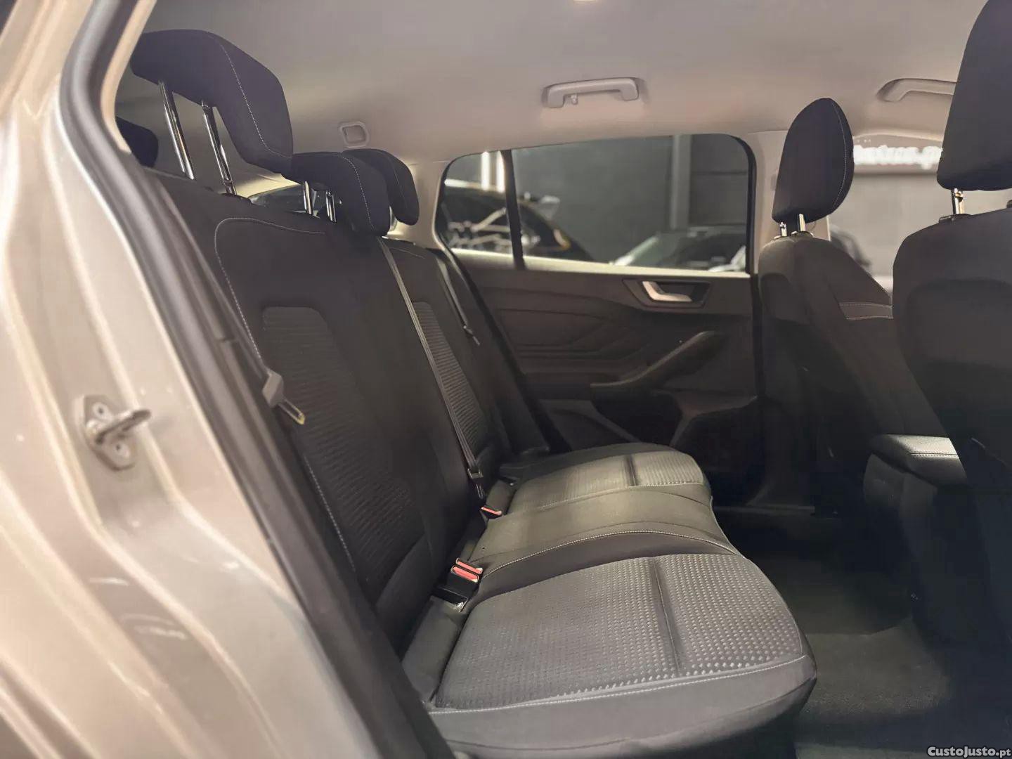 Ford Focus 1.5 tdci ecoblue active style sip — fotografia 2