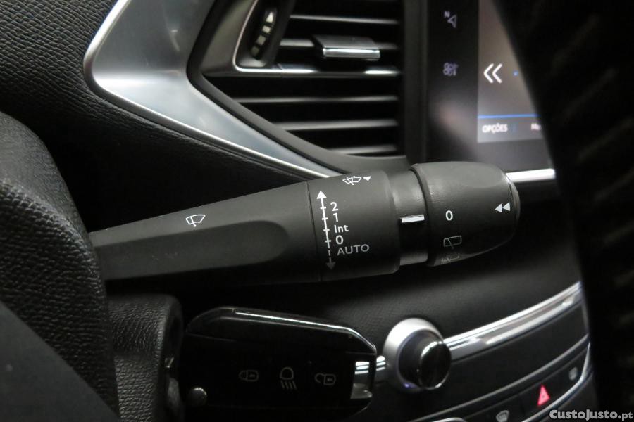 Peugeot 308 1.5 BlueHDi Style — fotografia 12