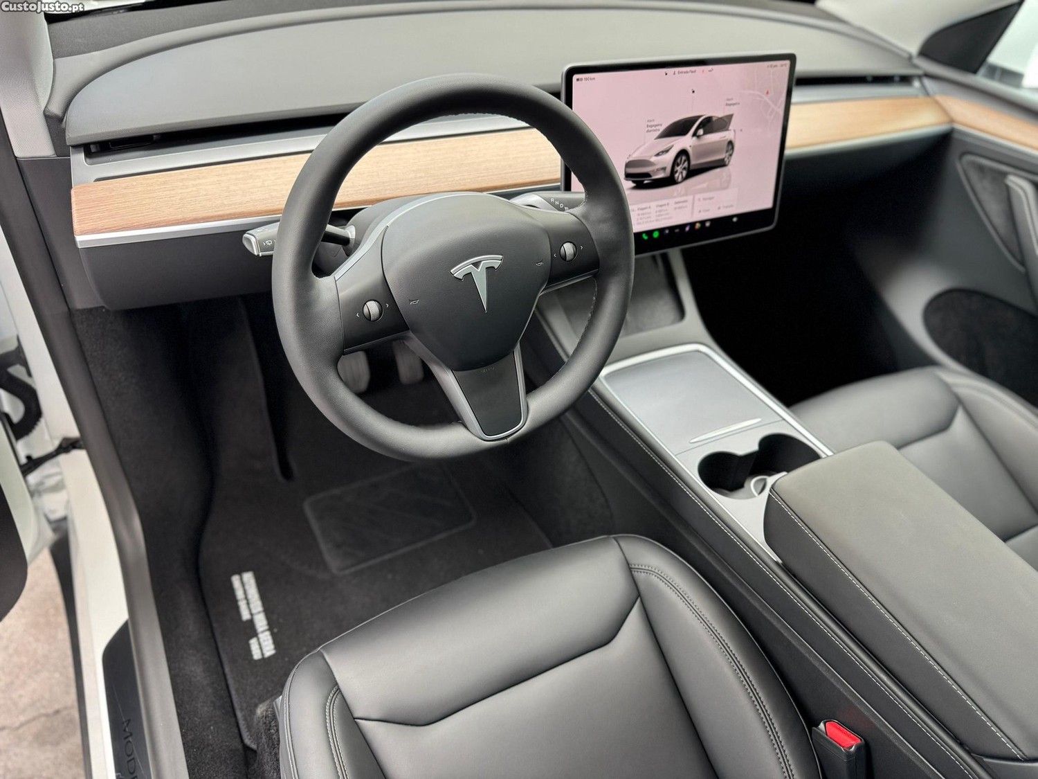 Tesla Model Y Tração Traseira — fotografia 14