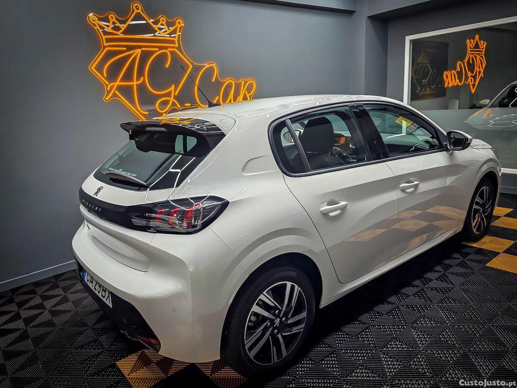 Peugeot 208 1.2 PureTech Allure Pack EAT8 — fotografia 6