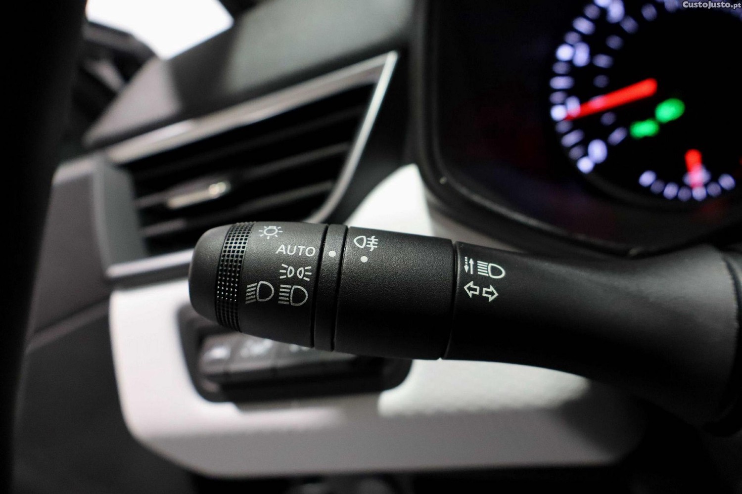 Renault Clio 1.0 TCe Evolution Bi-Fuel — fotografia 11