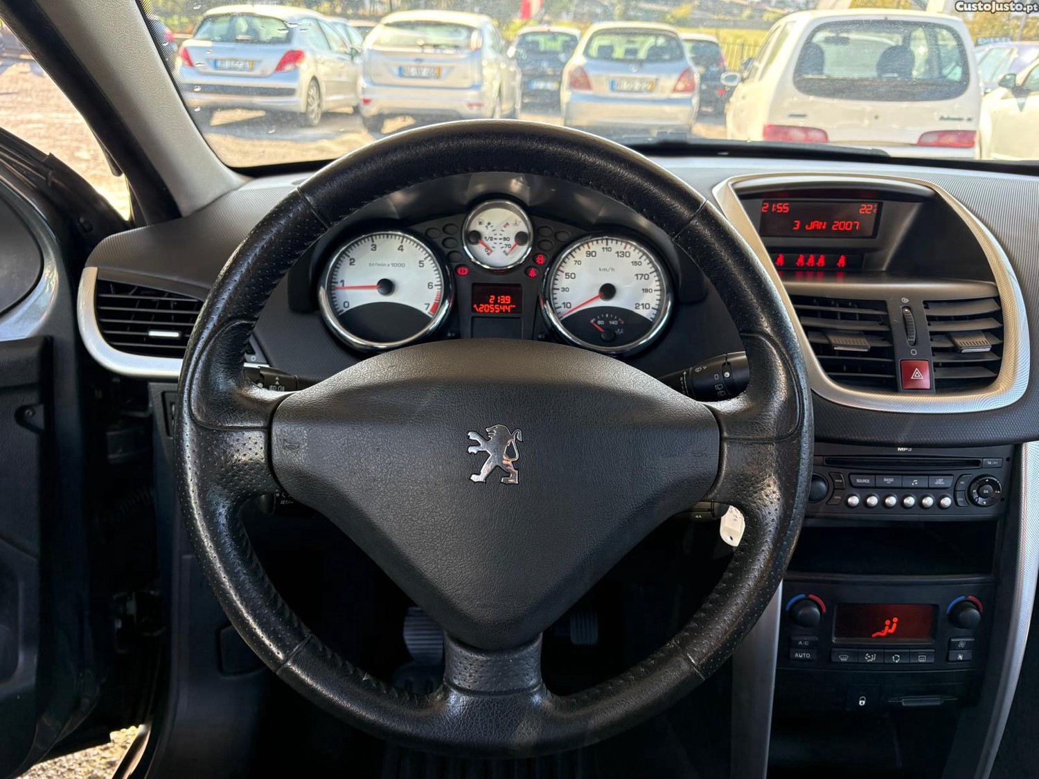 Peugeot 207 1.4 Sport — fotografia 8