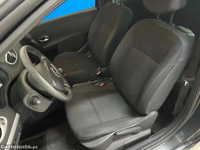 Renault Clio 1.2 16V Dynamique — fotografia 8