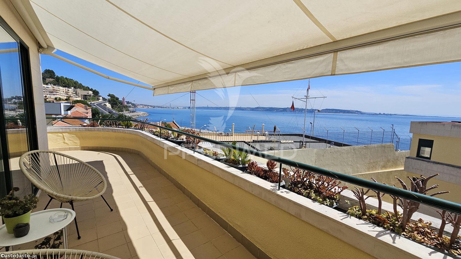 T4 duplex com vista mar