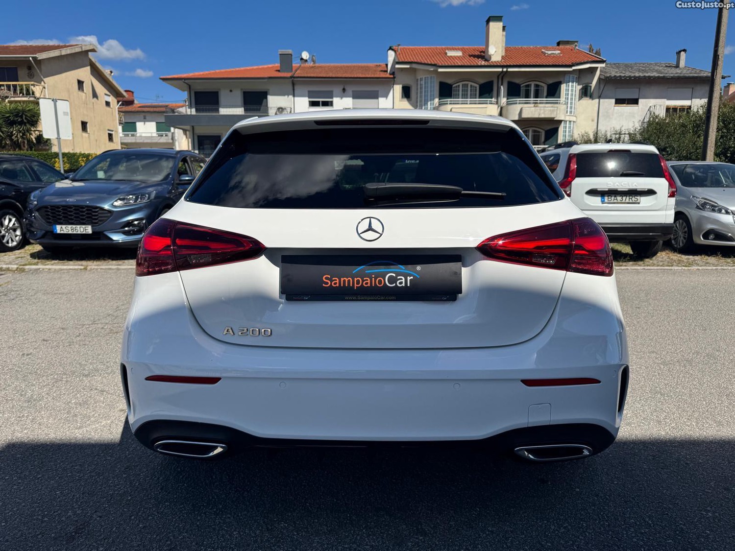 Mercedes-Benz A 200 AMG Line Aut. — fotografia 14