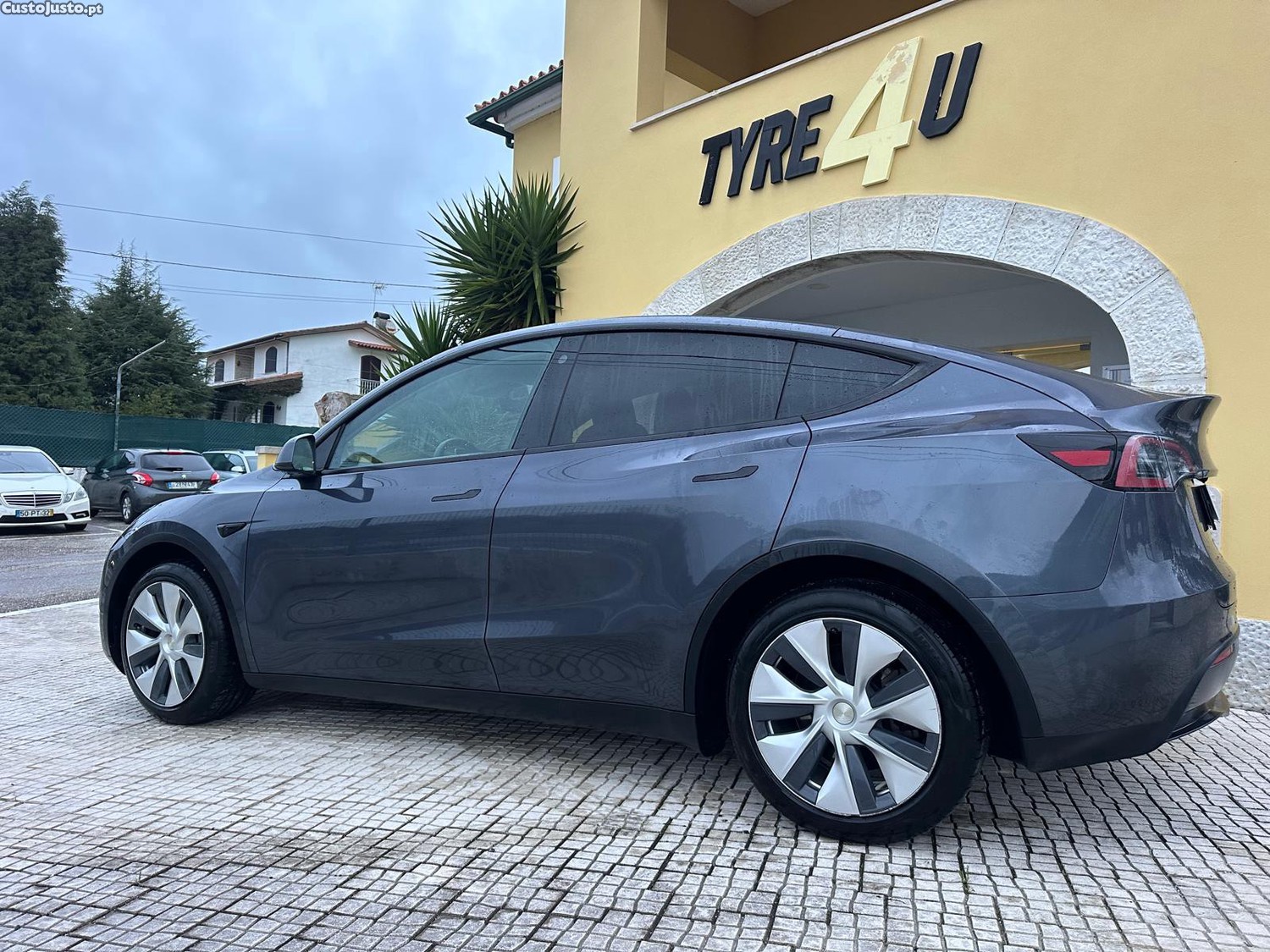 Tesla Model Y Long Range Tração Integral — fotografia 9