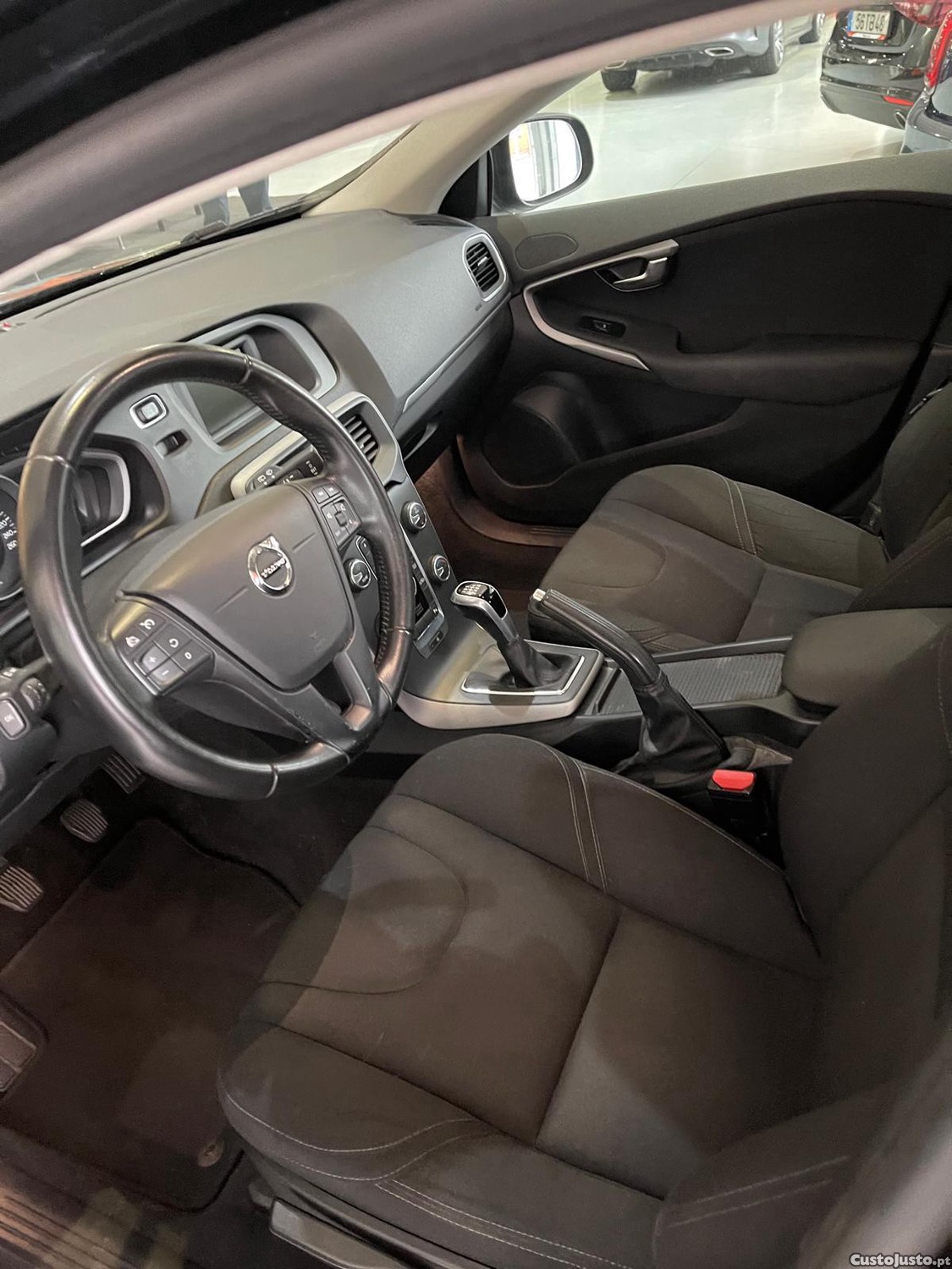 Volvo V40 D2 Kinetic — fotografia 10