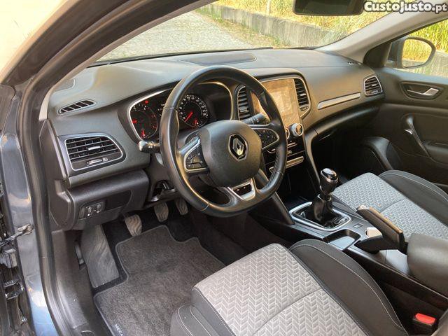Renault Mégane 1.5 Blue dCi Limited — fotografia 18
