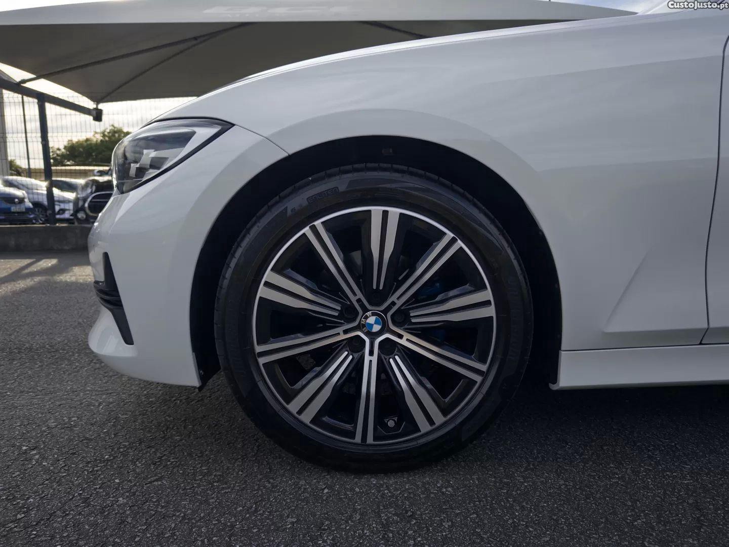 BMW 320 D line sport auto — fotografia 17