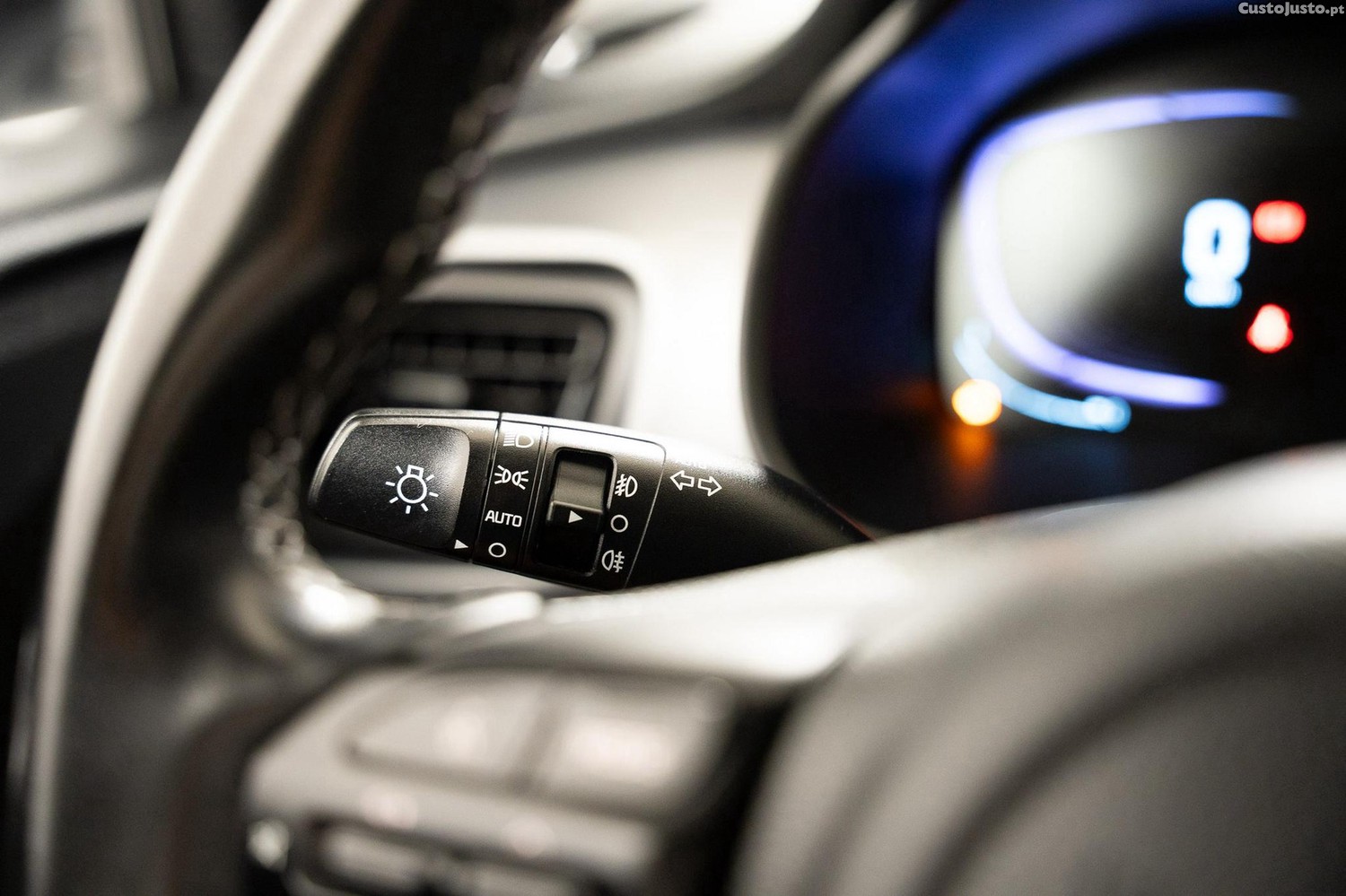 Kia Stonic 1.2 MPi Dynamic — fotografia 13