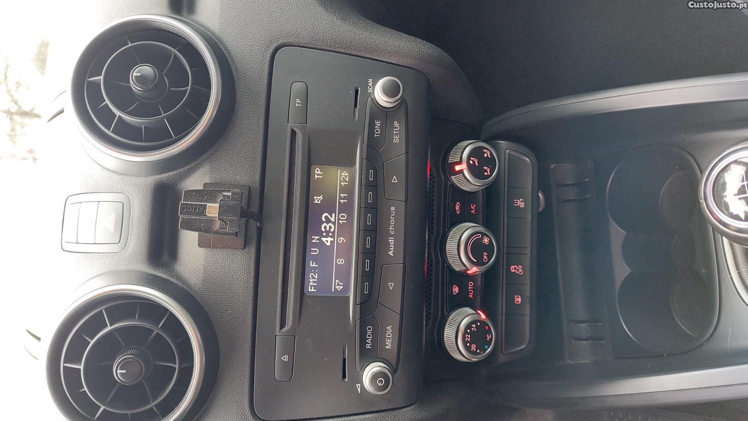 Audi A1 1.6 TDI5 portasmuito novo — fotografia 6