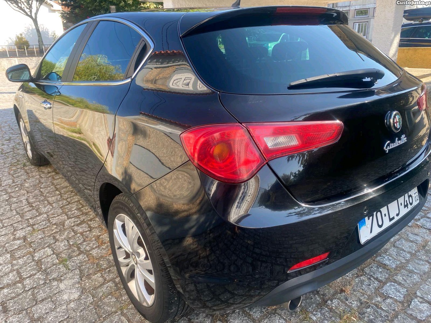 Alfa Romeo Giulietta Distinctive — fotografia 8