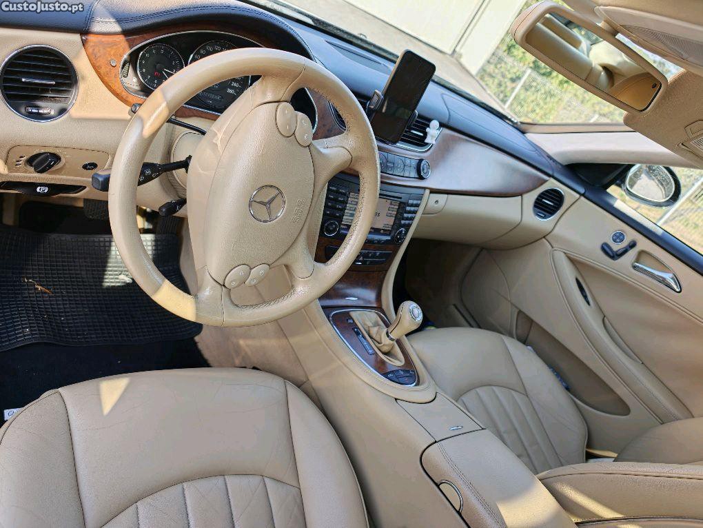Mercedes-Benz CLS 350 3.5 V6 272cv — fotografia 9