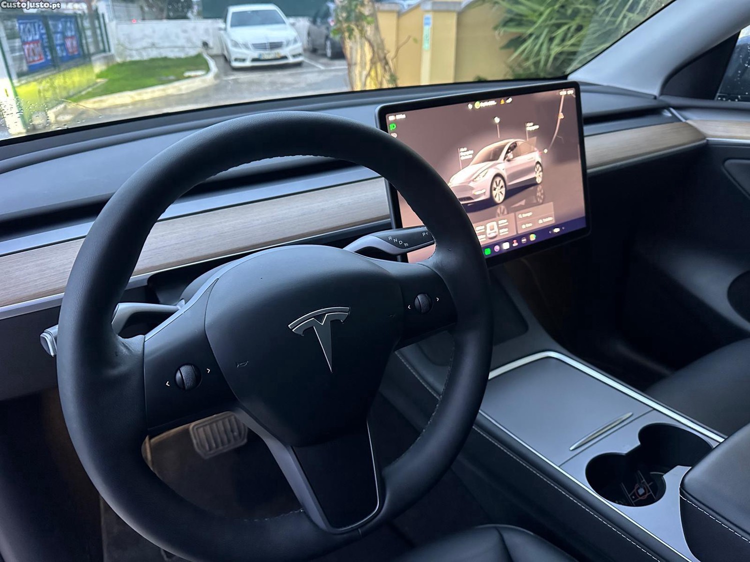 Tesla Model Y Long Range Tração Integral — fotografia 2