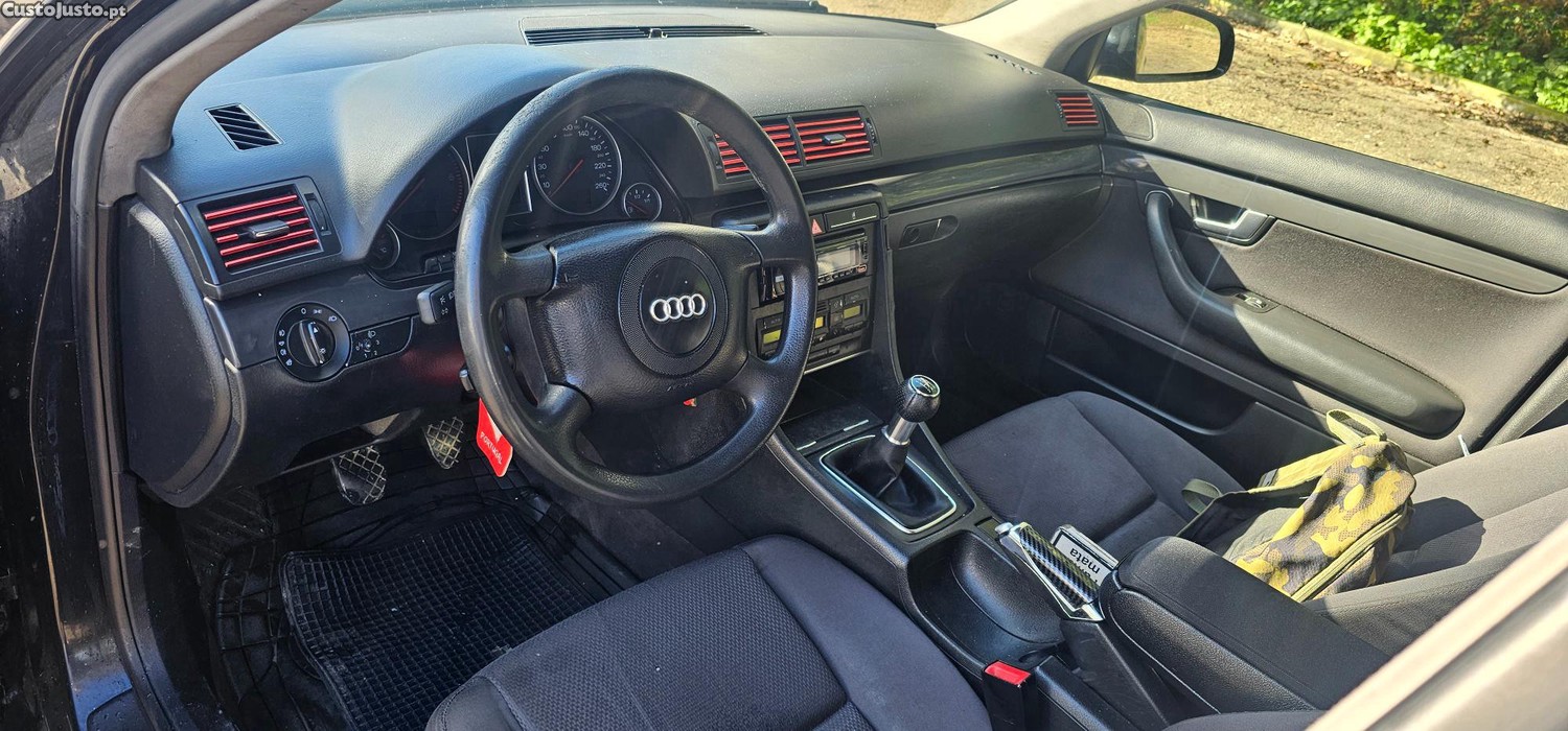 Audi A4 (8E) — fotografia 3