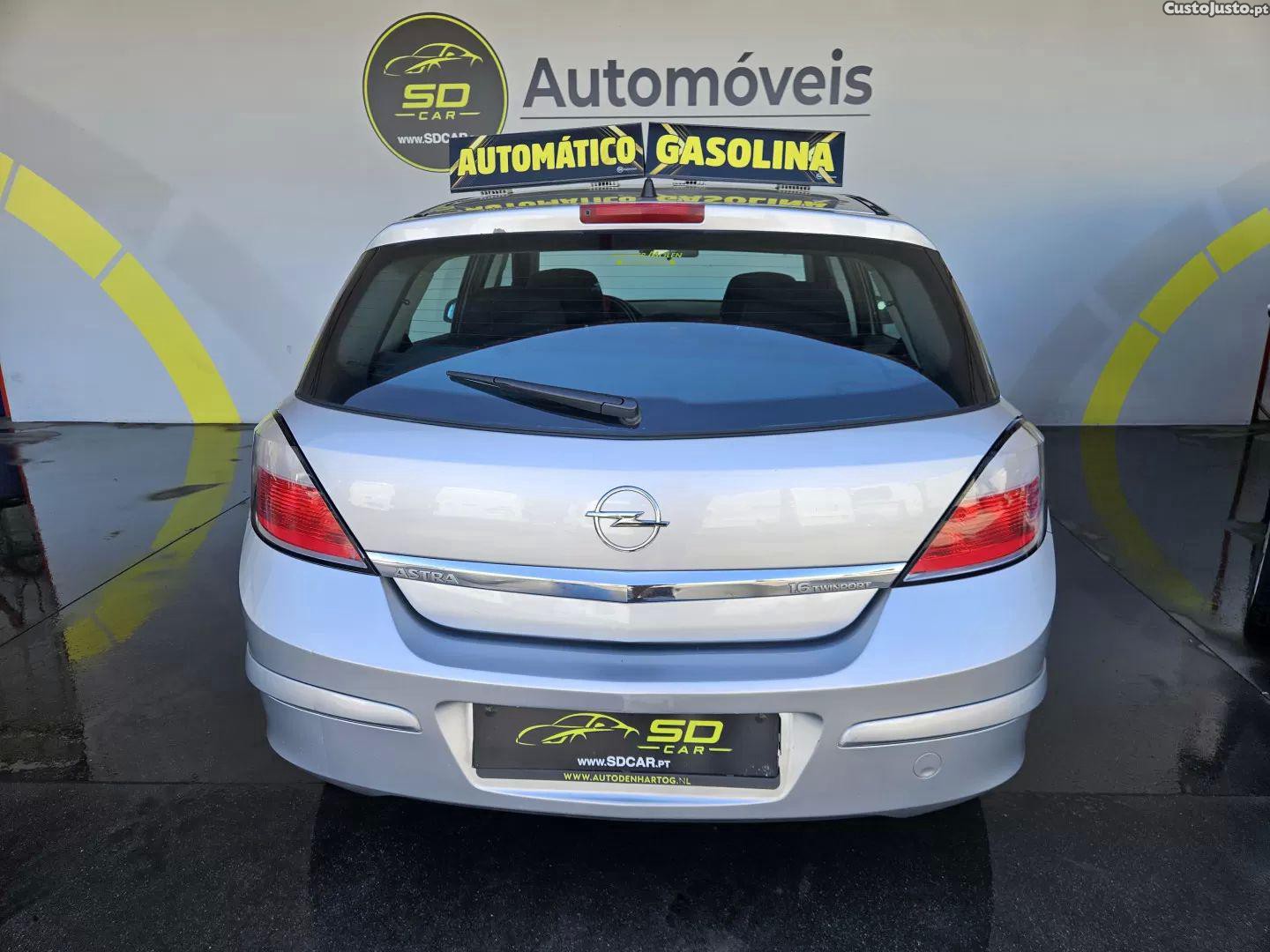 Opel Astra 1.6 — fotografia 6