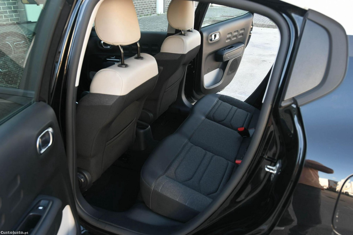 Citroën C3 1.2 PureTech Shine — fotografia 19