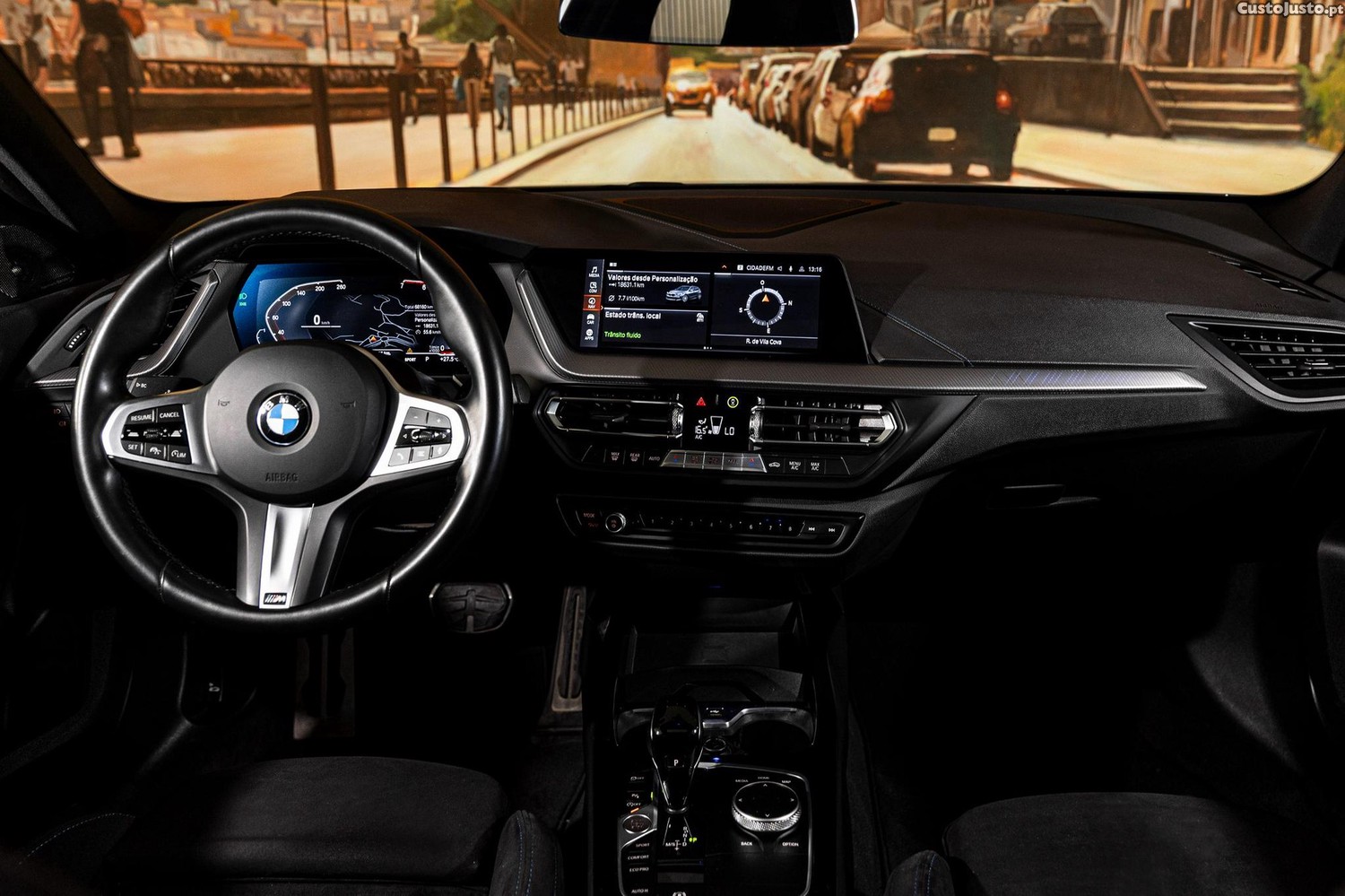 BMW 118 i Pack Desportivo M Auto — fotografia 16