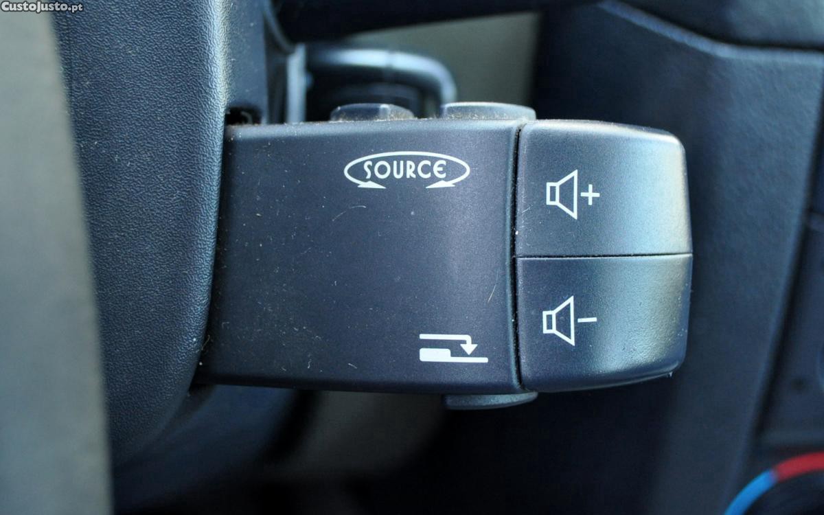 Renault Clio 1.2 16v Privilege — fotografia 4