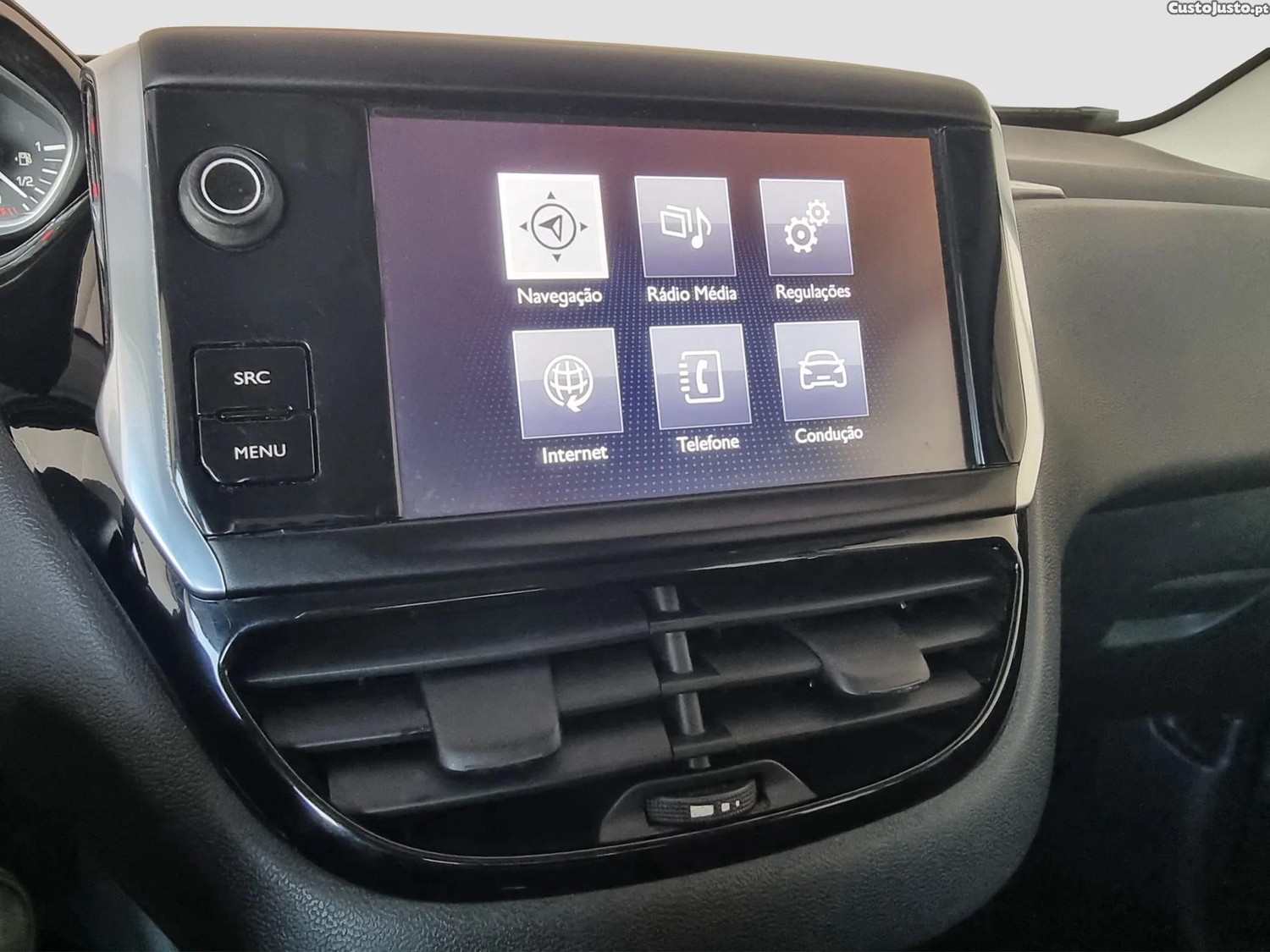 Peugeot 208 1.6 Blue-HDi Affaire Premium — fotografia 2