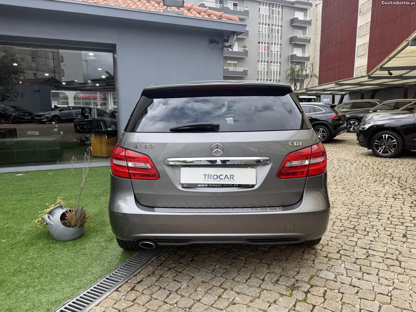 Mercedes-Benz B 180 CDi BlueEfficiency — fotografia 15