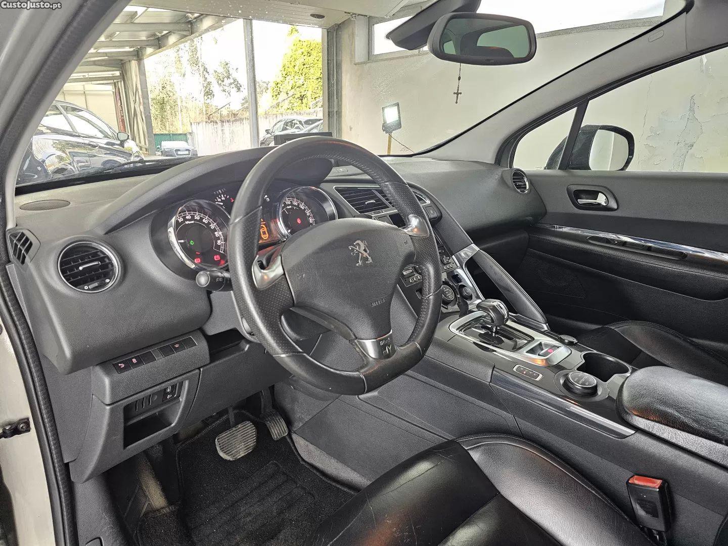 Peugeot 3008 2.0 hdi hybrid4 88g — fotografia 12