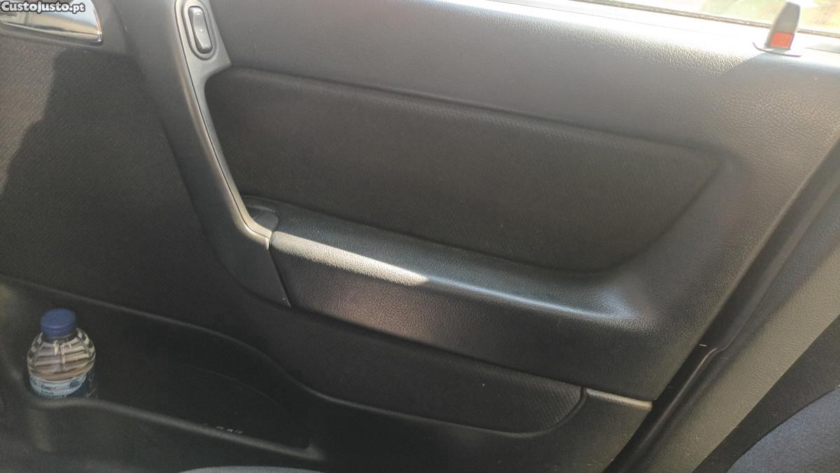 Opel Astra G CLUB — fotografia 4