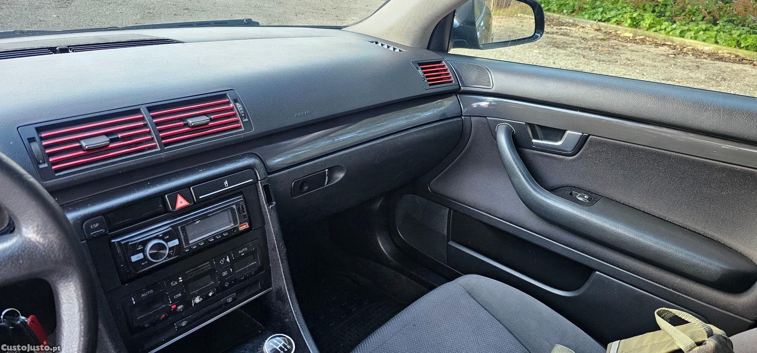 Audi A4 (8E) — fotografia 8