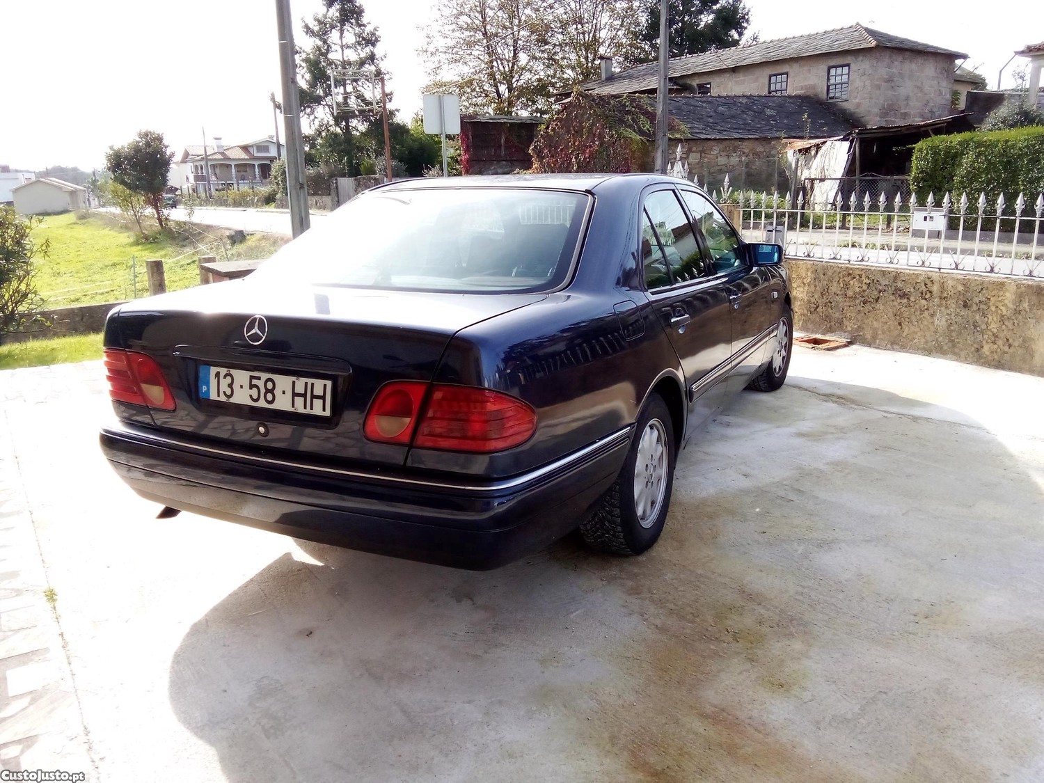 Mercedes-Benz E 200 E — fotografia 7