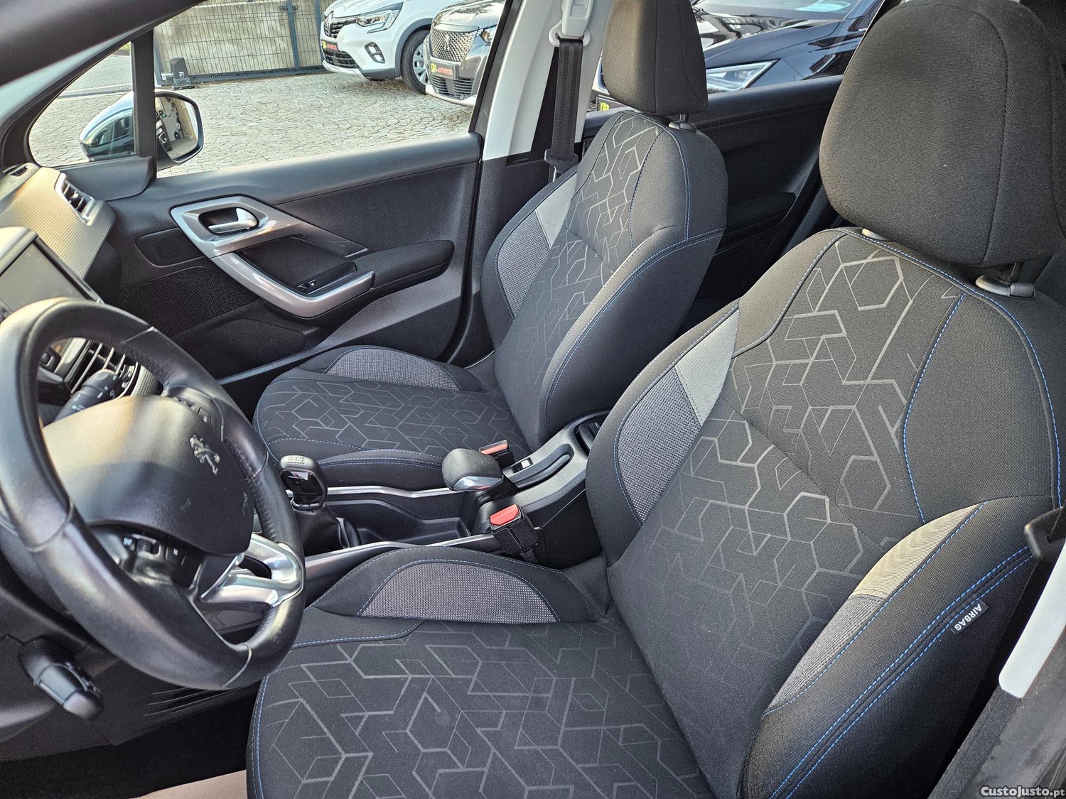 Peugeot 2008 1.2 Style — fotografia 10
