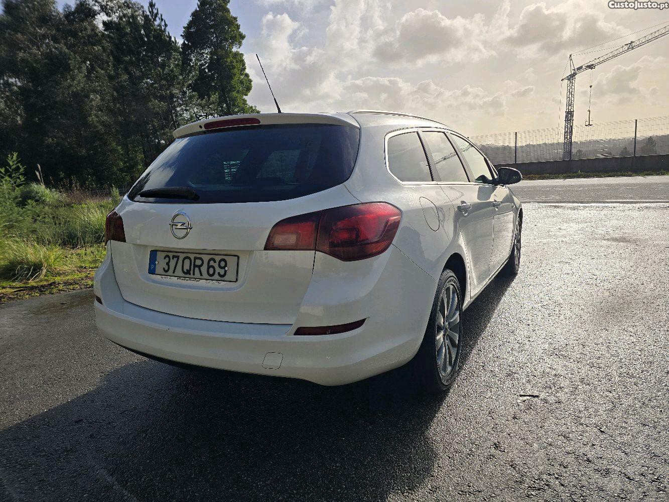 Opel Astra caravana 1.3 cdti — fotografia 8