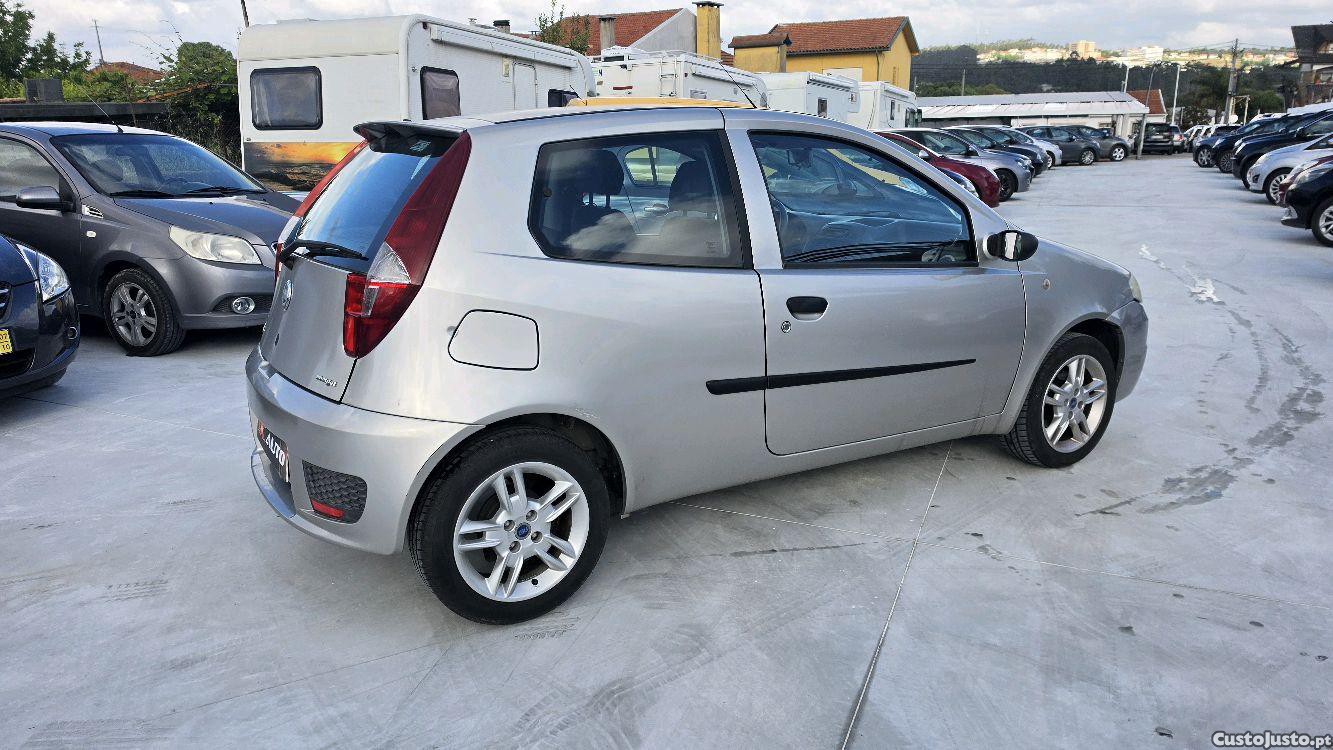 Fiat Punto 1.3 MultiJet — fotografia 9