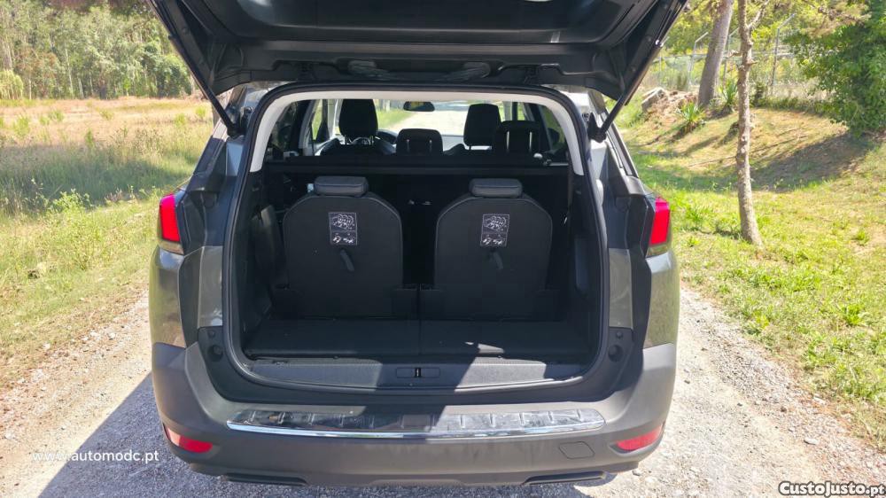 Peugeot 5008 1.5 BlueHDi Allure P — fotografia 13